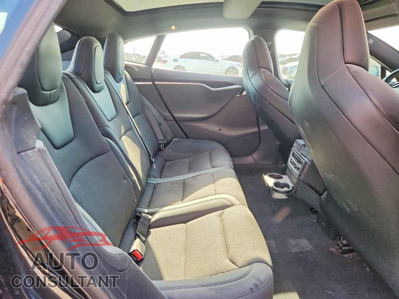TESLA MODEL S 2017 - 5YJSA1E18HF228483