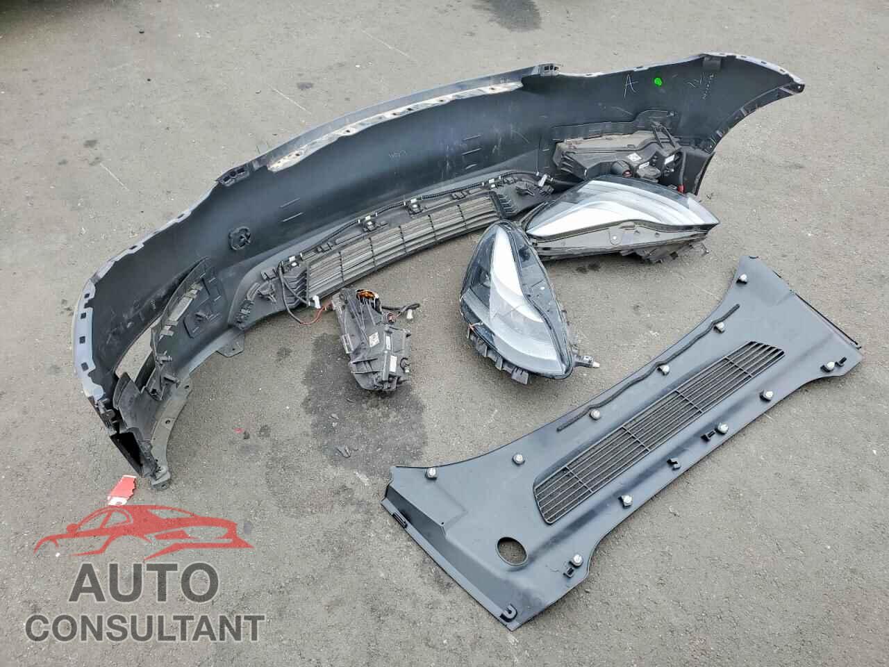 TESLA MODEL Y 2024 - 7SAYGDEE7RF036070