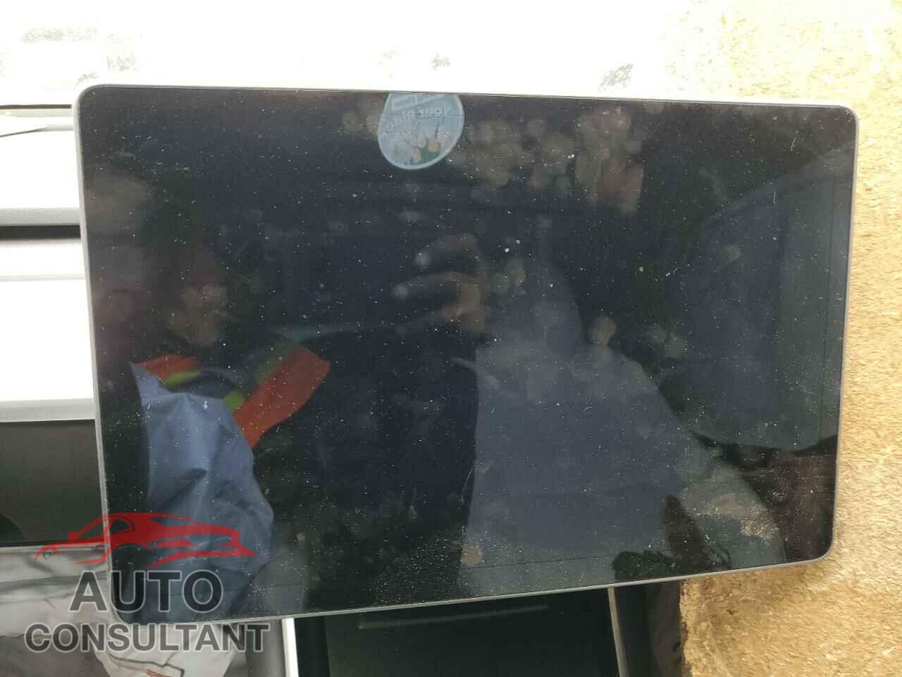 TESLA MODEL 3 2019 - 5YJ3E1EA1KF332894