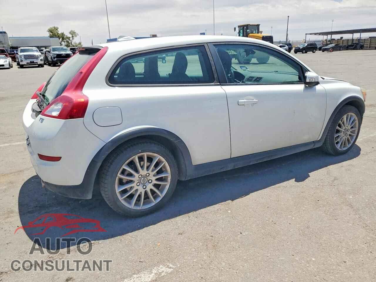 VOLVO C30 2012 - YV1672MK1C2269401