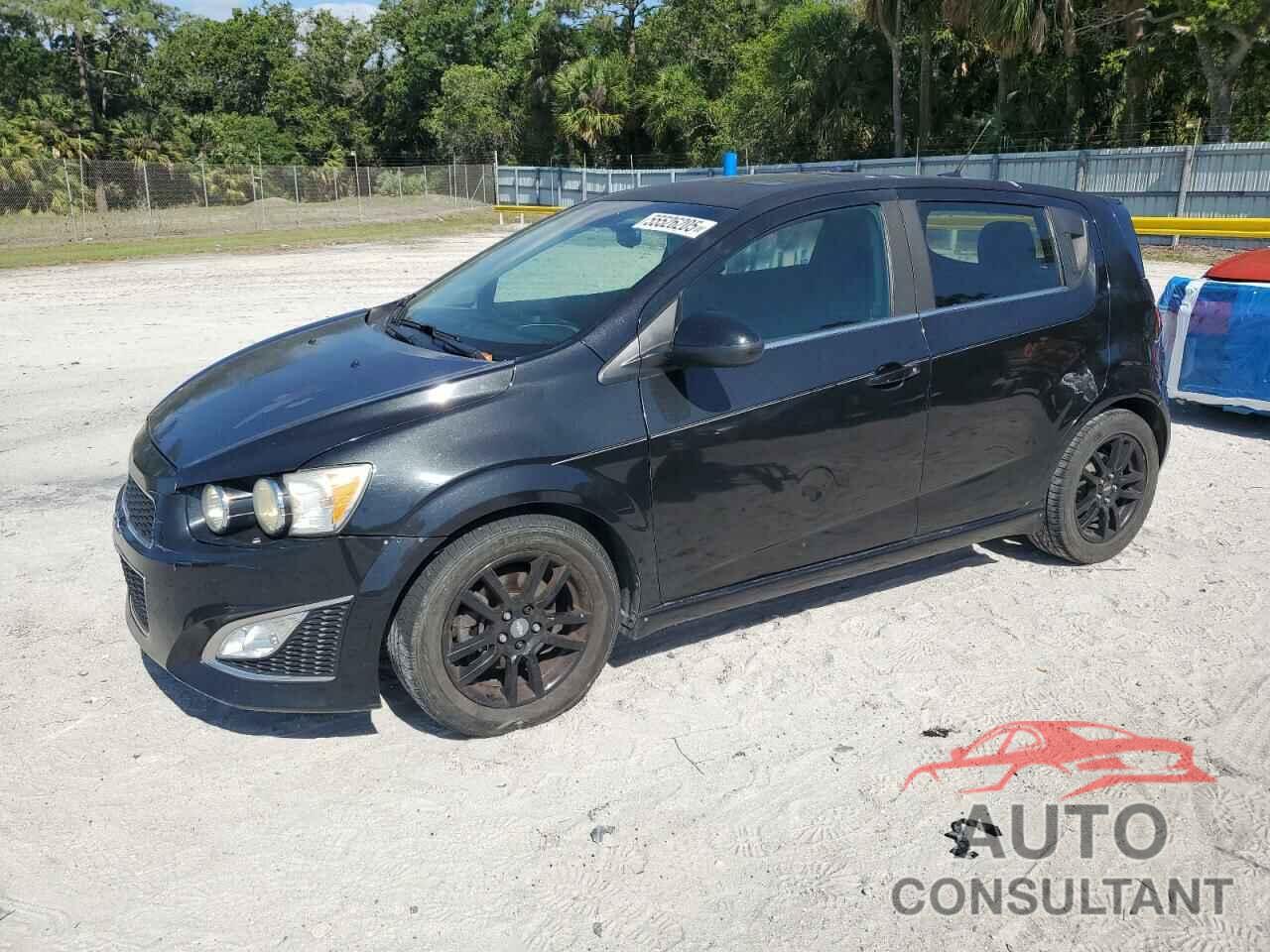 CHEVROLET SONIC 2013 - 1G1JG6SB1D4256365