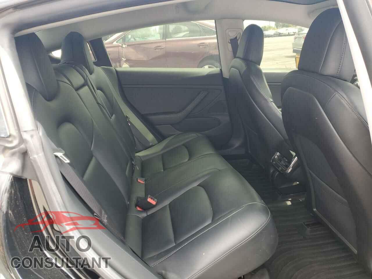 TESLA MODEL 3 2019 - 5YJ3E1EB6KF425709