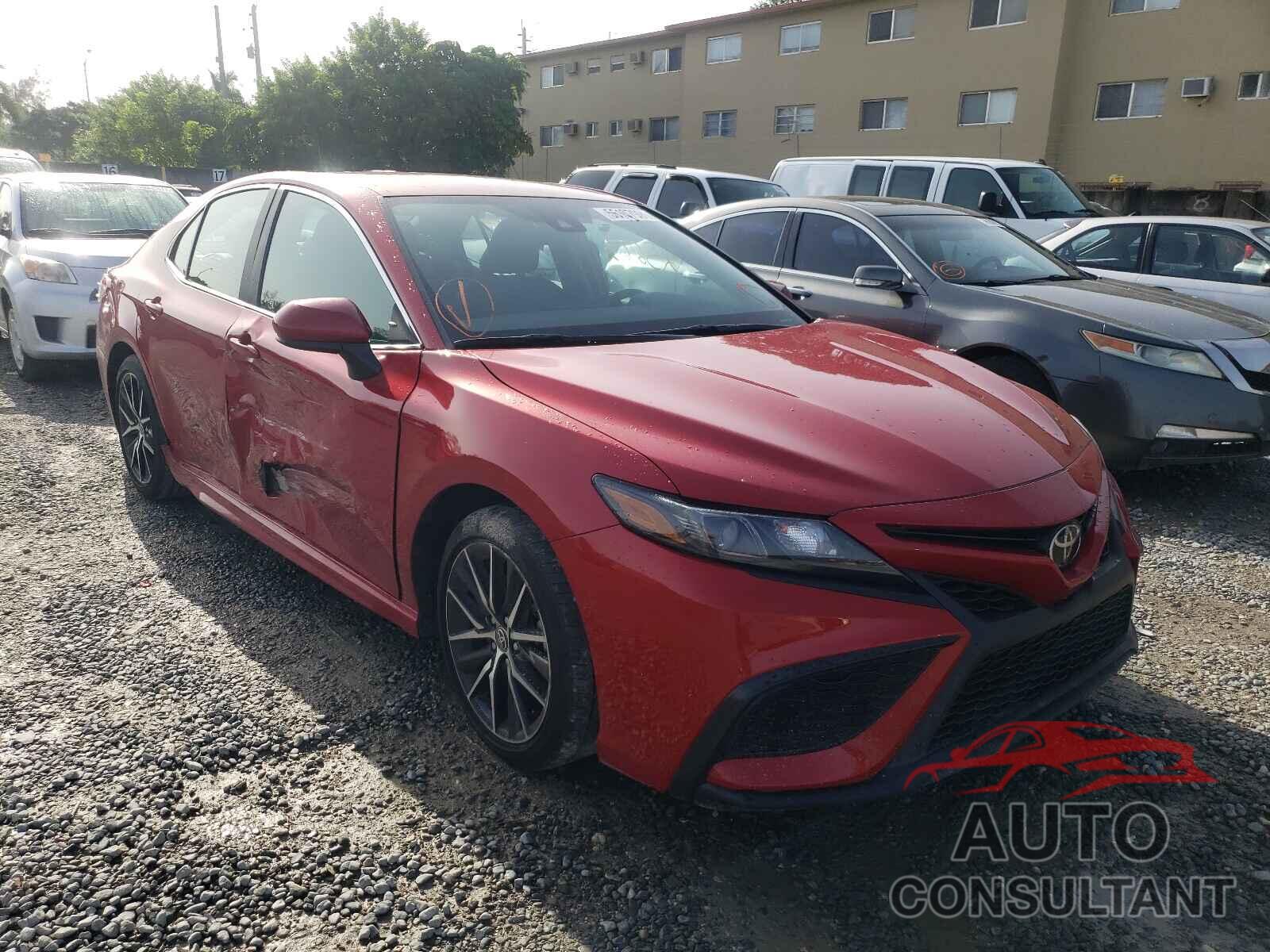 TOYOTA CAMRY 2021 - 4T1G11AK8MU409634