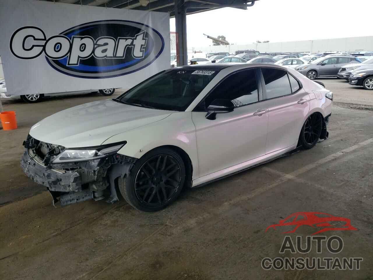 TOYOTA CAMRY 2018 - JTNB11HK8J3025709