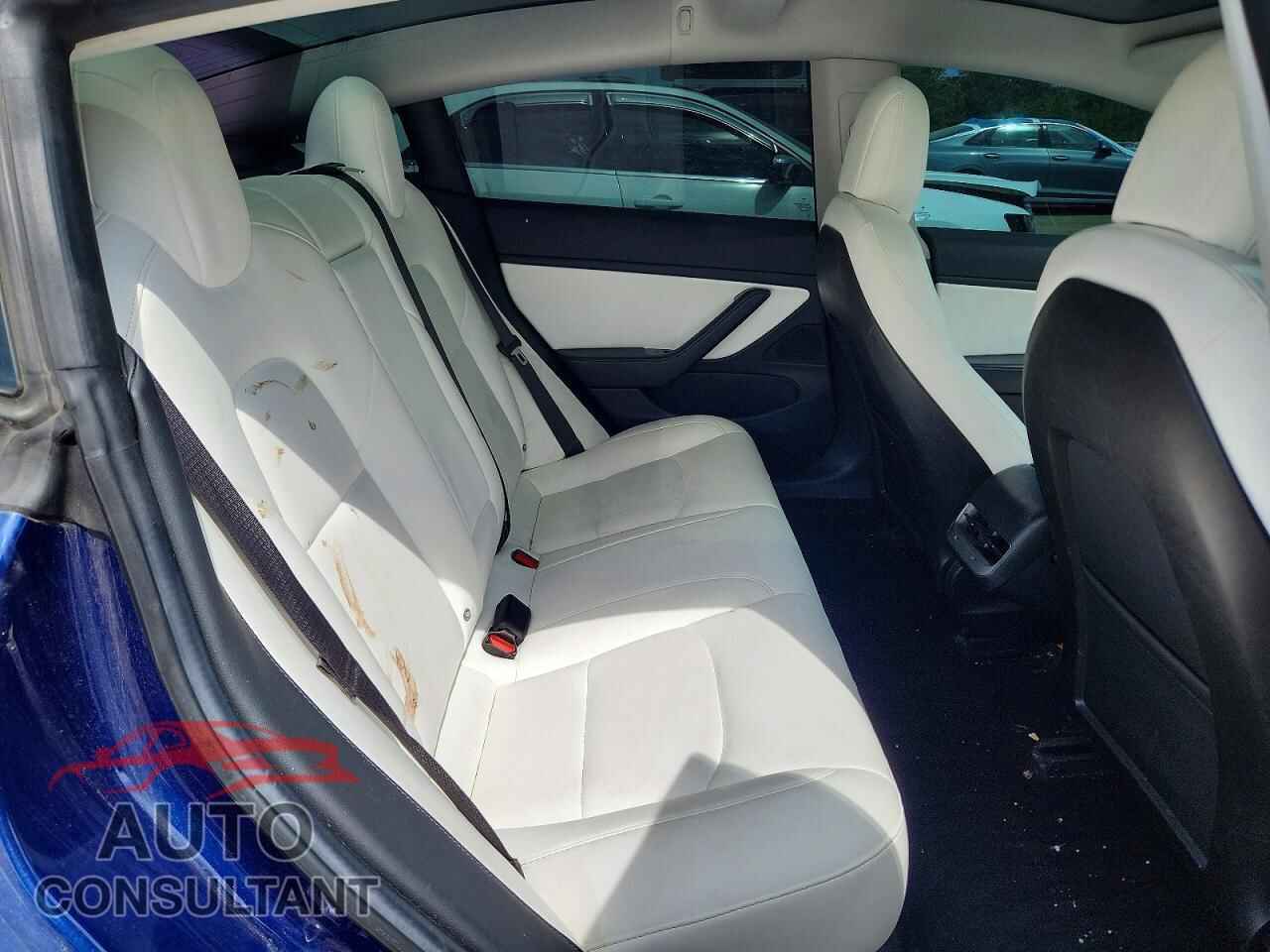 TESLA MODEL 3 2018 - 5YJ3E1EB8JF074199