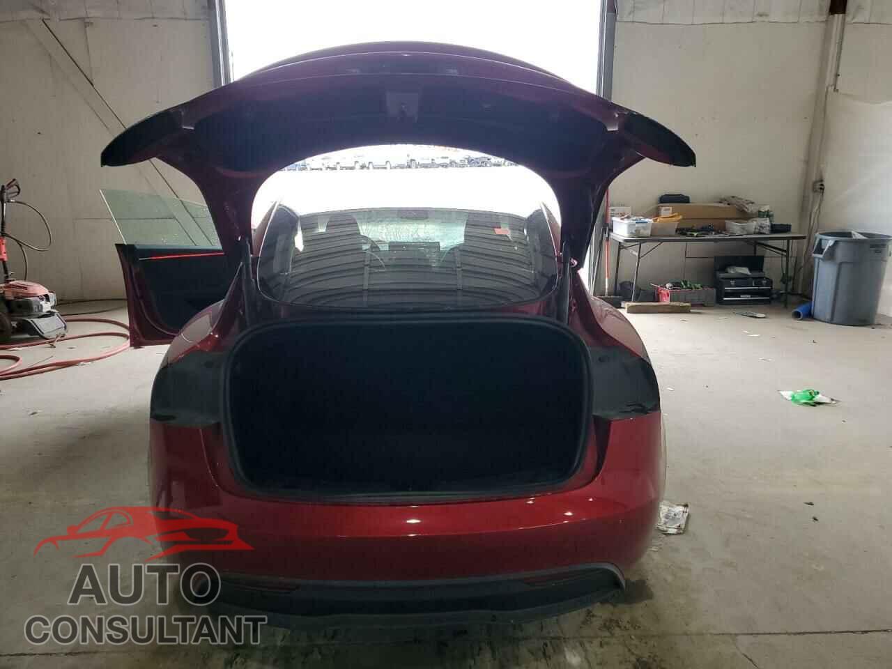 TESLA MODEL 3 2024 - 5YJ3E1EB3RF818657