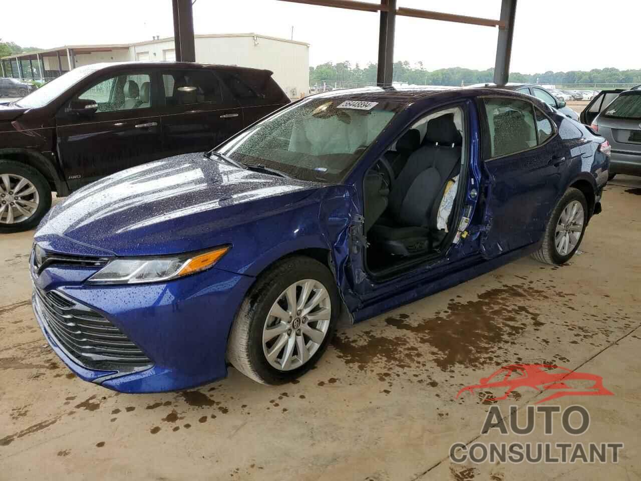 TOYOTA CAMRY 2018 - 4T1B11HK2JU564935