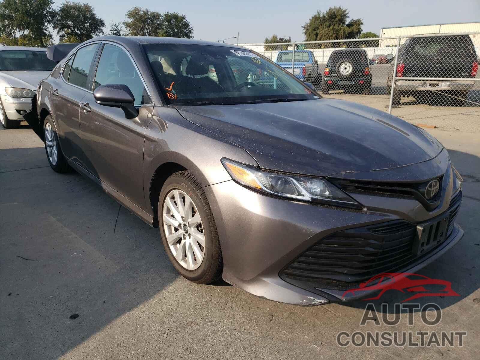 TOYOTA CAMRY 2018 - 4T1B11HK2JU580830