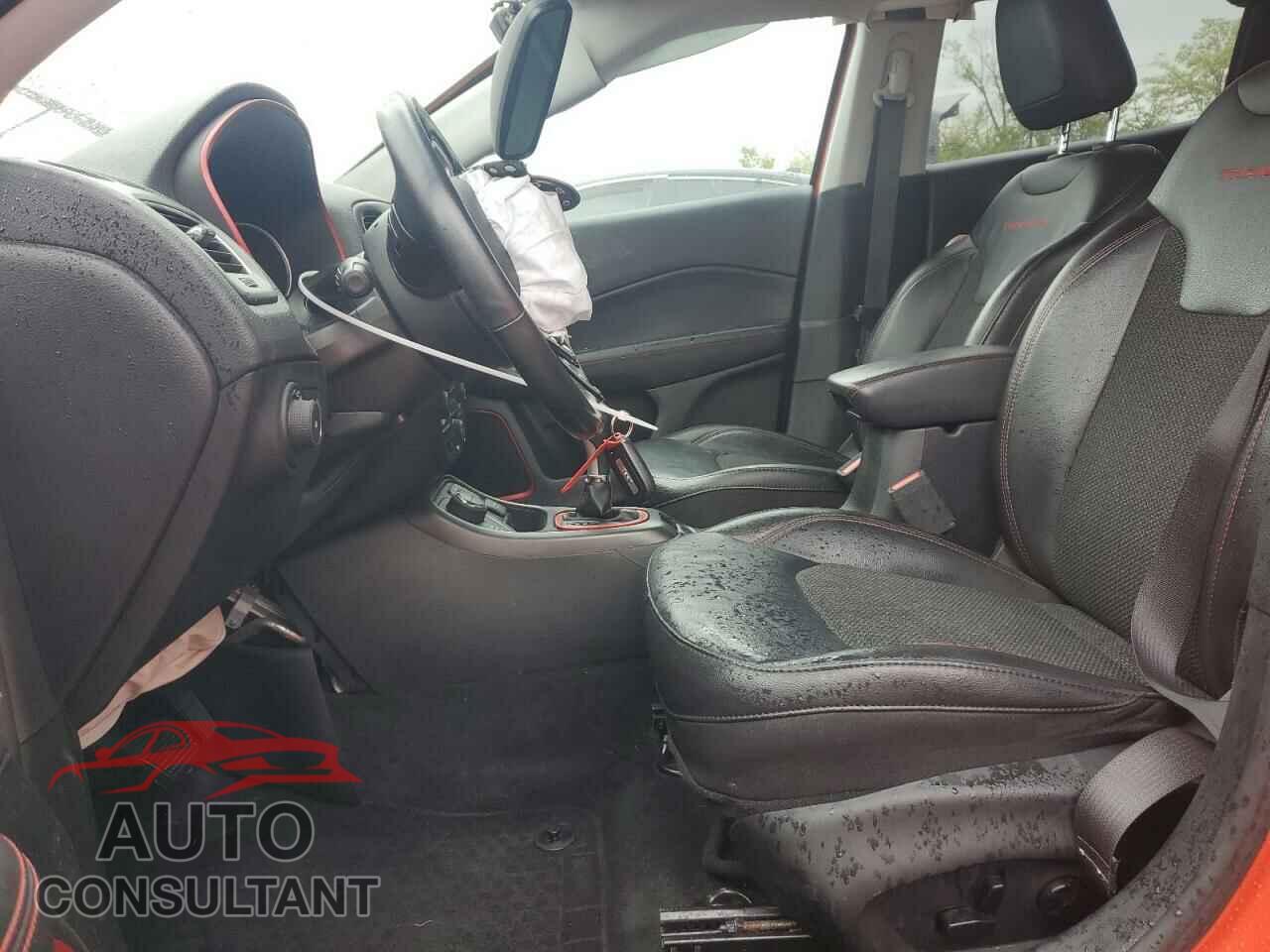 JEEP COMPASS 2019 - 3C4NJDDB4KT712197
