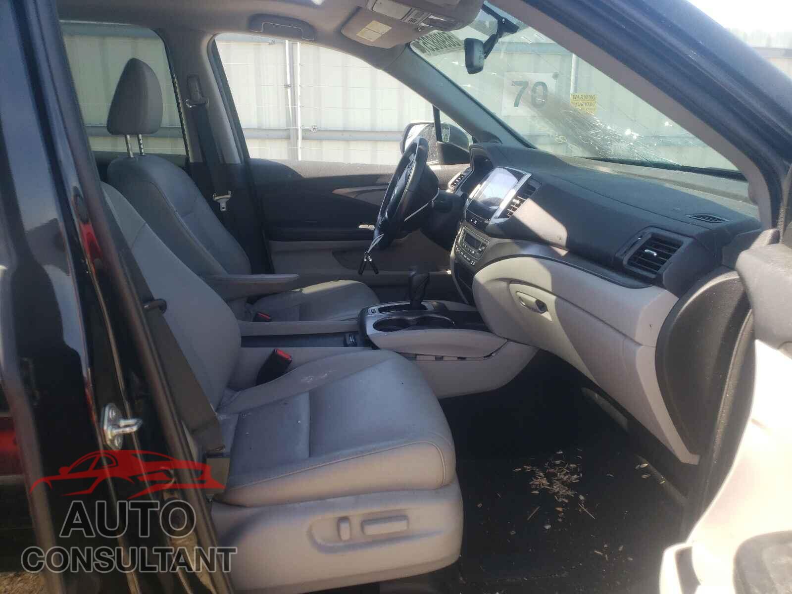 HONDA PILOT 2017 - 5FNYF6H58HB082206