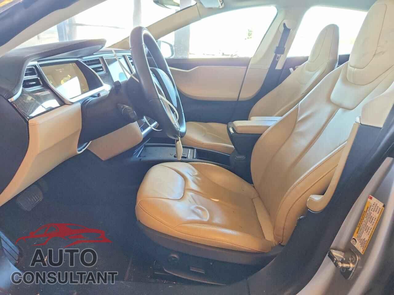 TESLA MODEL S 2013 - 5YJSA1CN8DFP13772