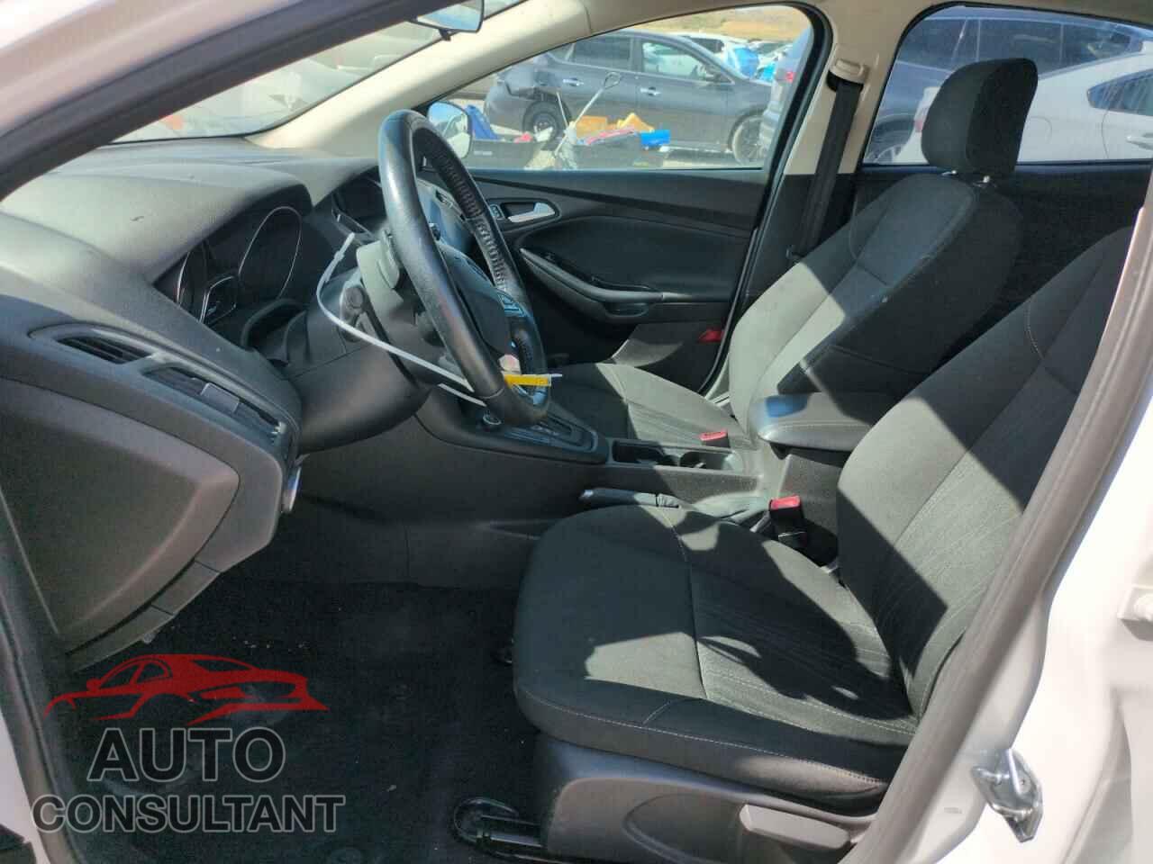 FORD FOCUS 2016 - 1FADP3K26GL293754