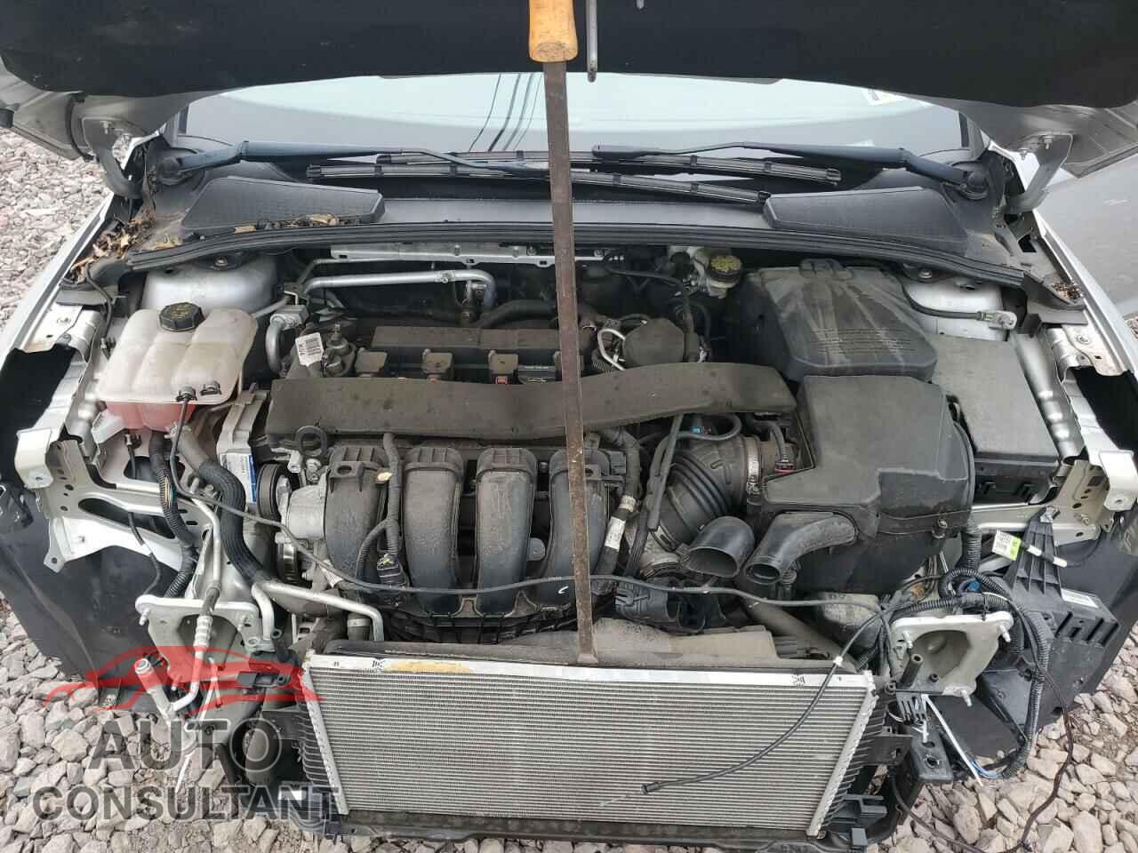 FORD FOCUS 2014 - 1FADP3E2XEL274407