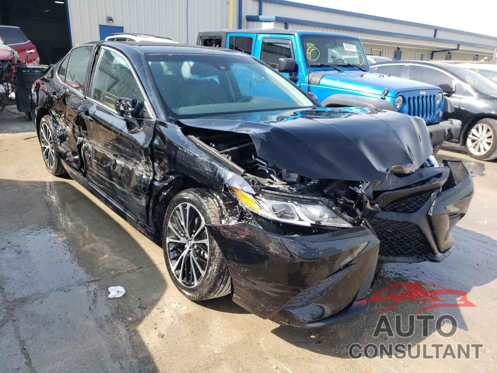 TOYOTA CAMRY 2018 - 4T1B11HK6JU654153