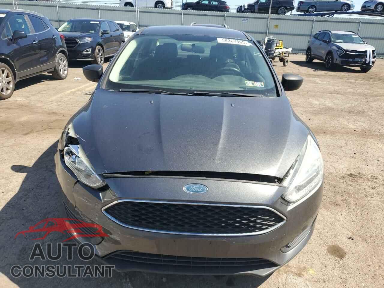 FORD FOCUS 2017 - 1FADP3E26HL212961