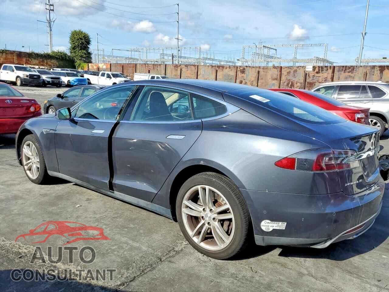 TESLA MODEL S 2015 - 5YJSA1H14FF084214