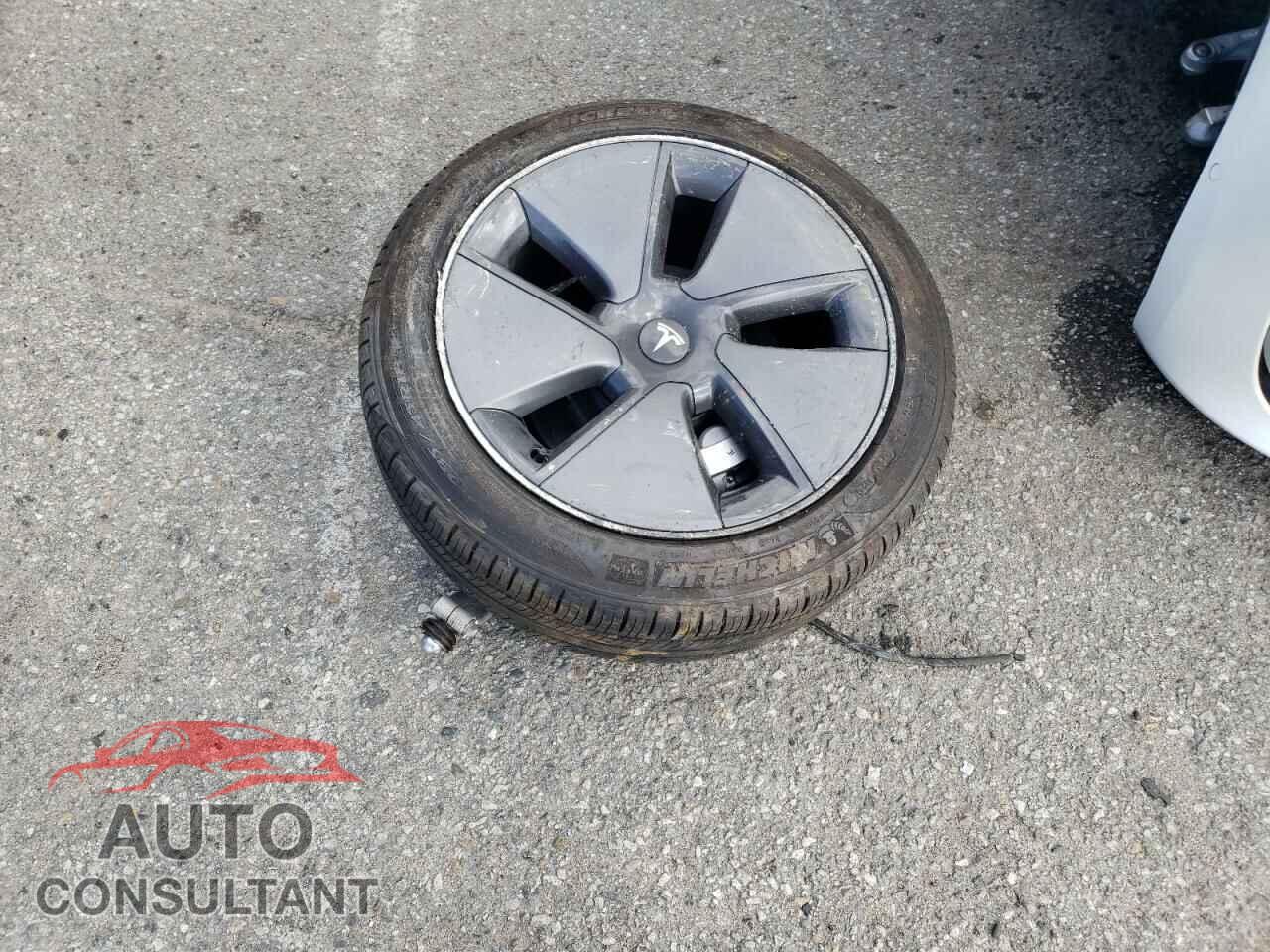 TESLA MODEL 3 2021 - 5YJ3E1EA3MF002726
