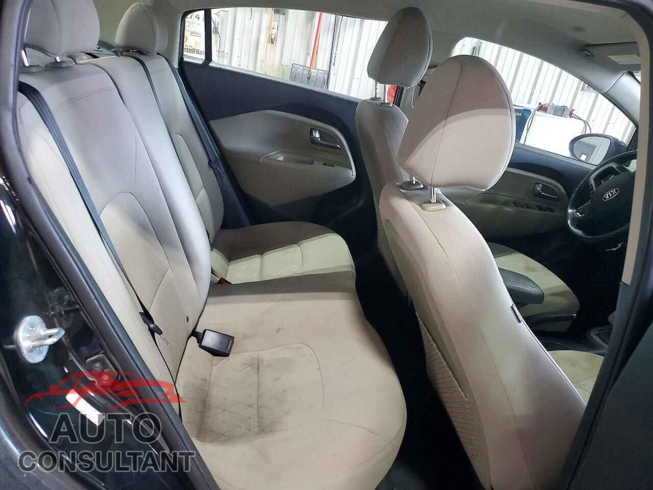 KIA RIO 2017 - KNADN4A35H6050563