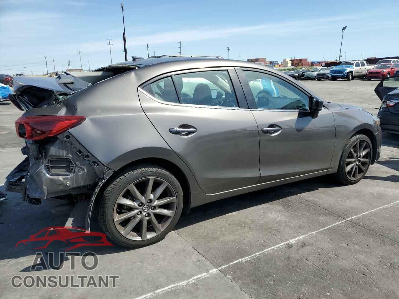 MAZDA 3 2018 - 3MZBN1W37JM254253
