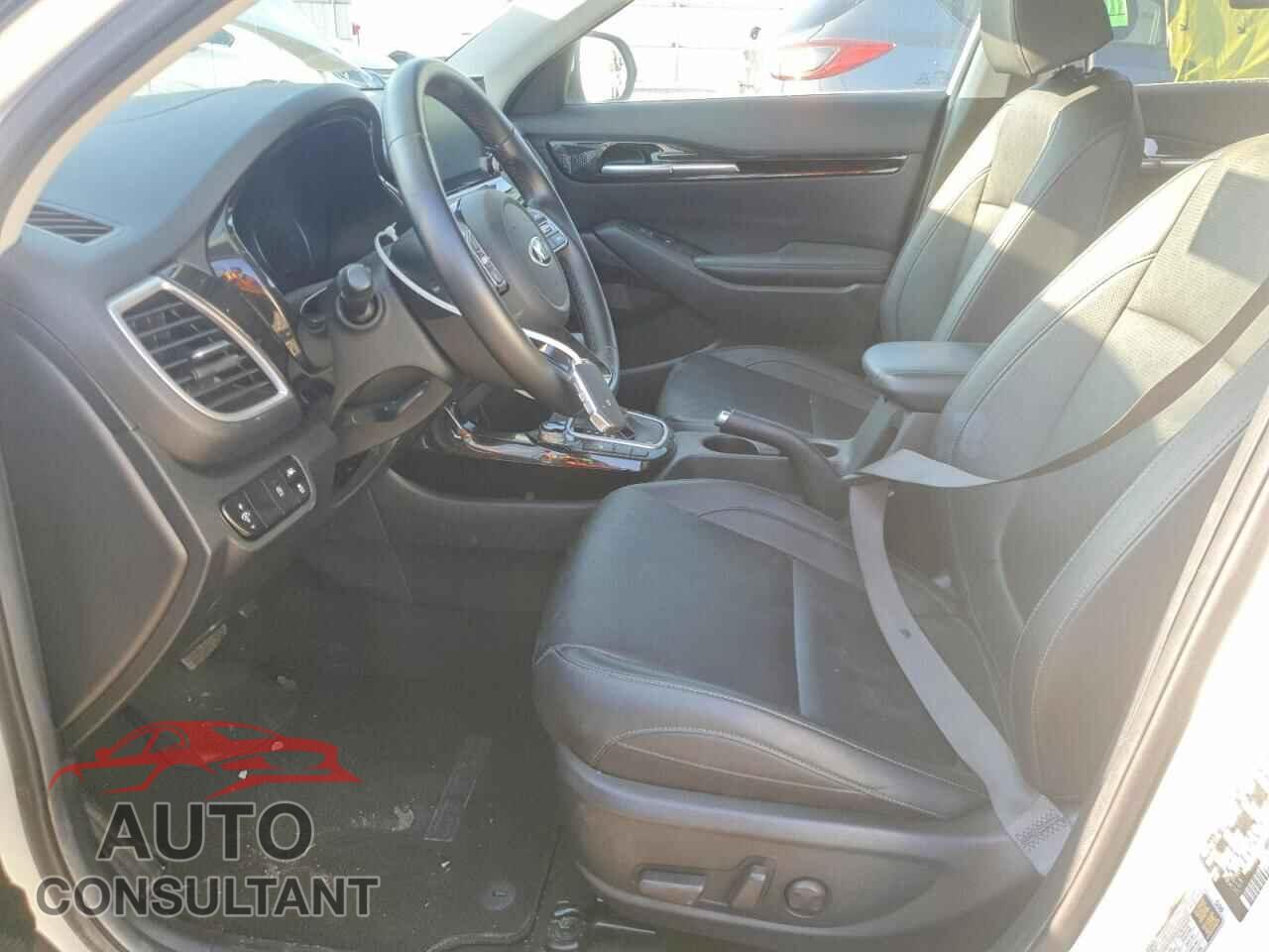 KIA SELTOS 2021 - KNDERCAA8M7141433
