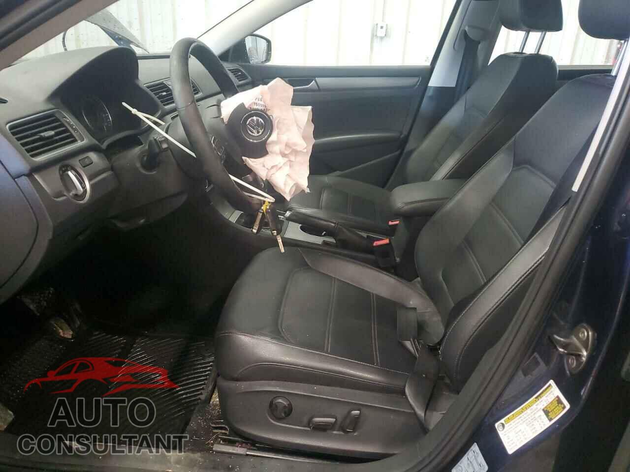 VOLKSWAGEN PASSAT 2014 - 1VWBT7A39EC040470