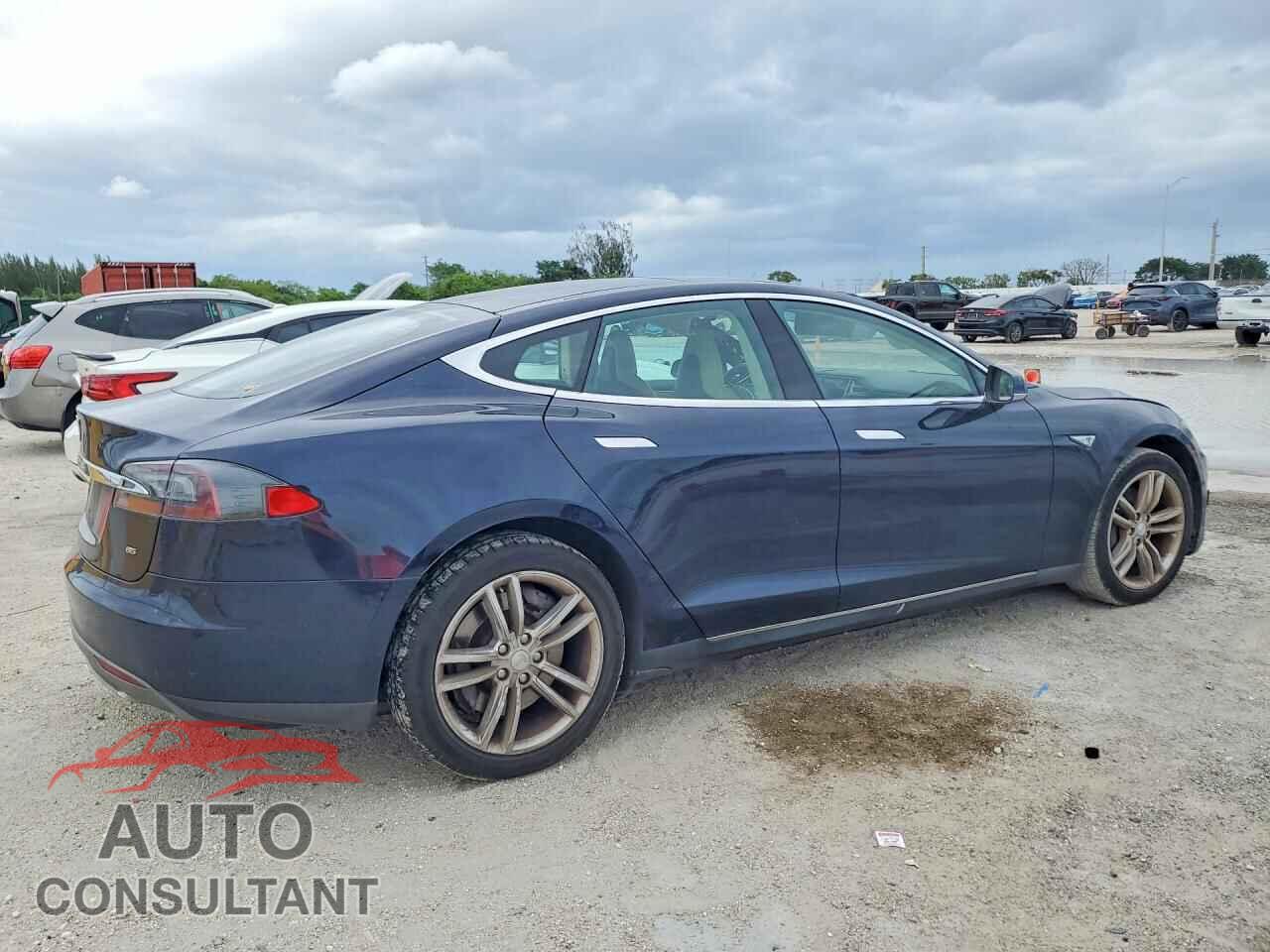 TESLA MODEL S 2013 - 5YJSA1CN7DFP19725