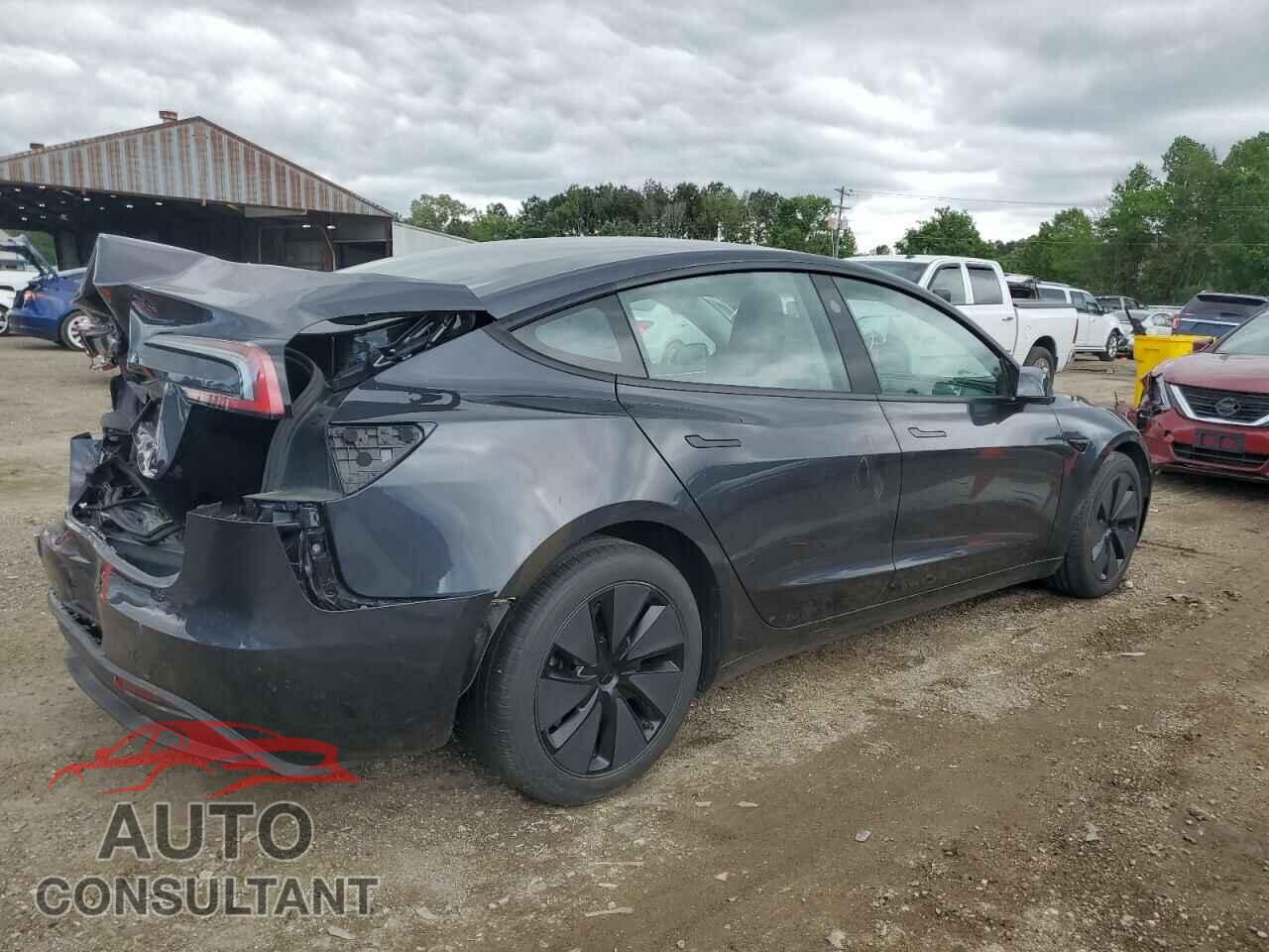TESLA MODEL 3 2024 - 5YJ3E1EB2RF825213