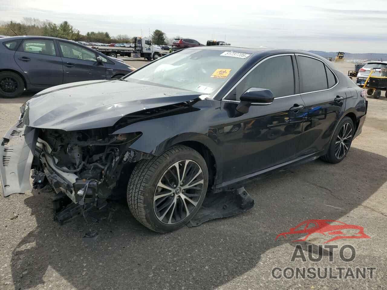 TOYOTA CAMRY 2018 - 4T1B11HK8JU139493