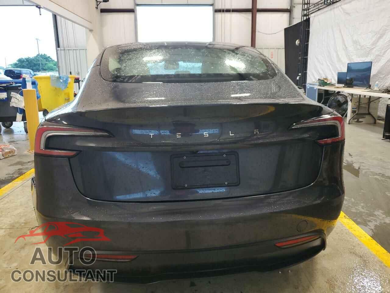 TESLA MODEL 3 2024 - 5YJ3E1EA9RF826639
