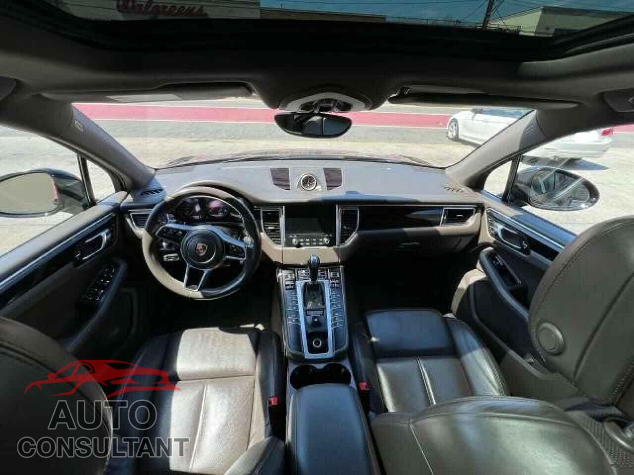 PORSCHE MACAN 2017 - WP1AA2A57HLB01259