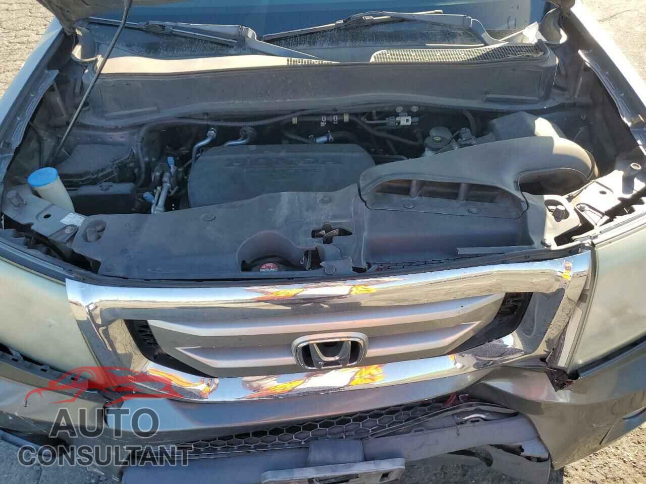 HONDA PILOT 2011 - 5FNYF3H96BB056700