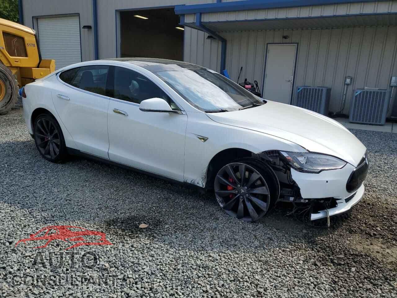 TESLA MODEL S 2015 - 5YJSA1E43FF102541