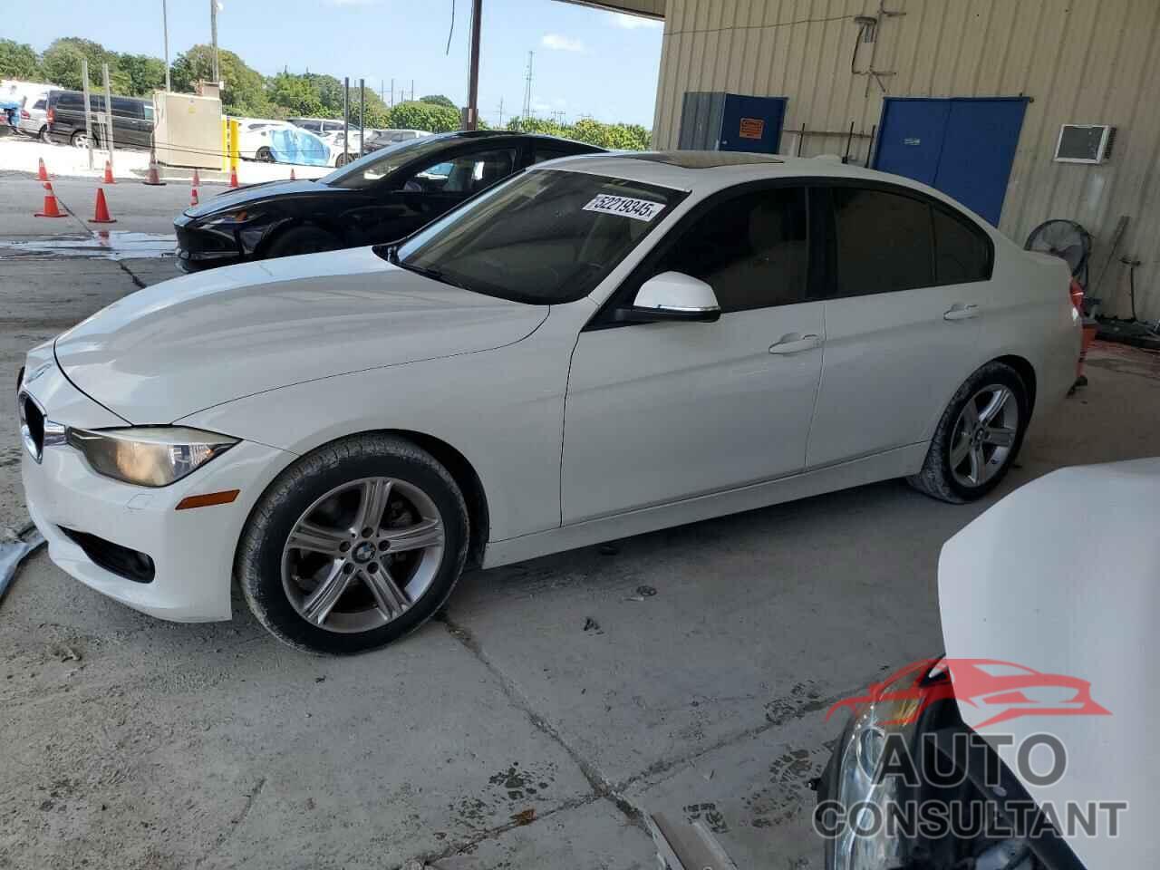 BMW 3 SERIES 2015 - WBA3B3G50FNR87637