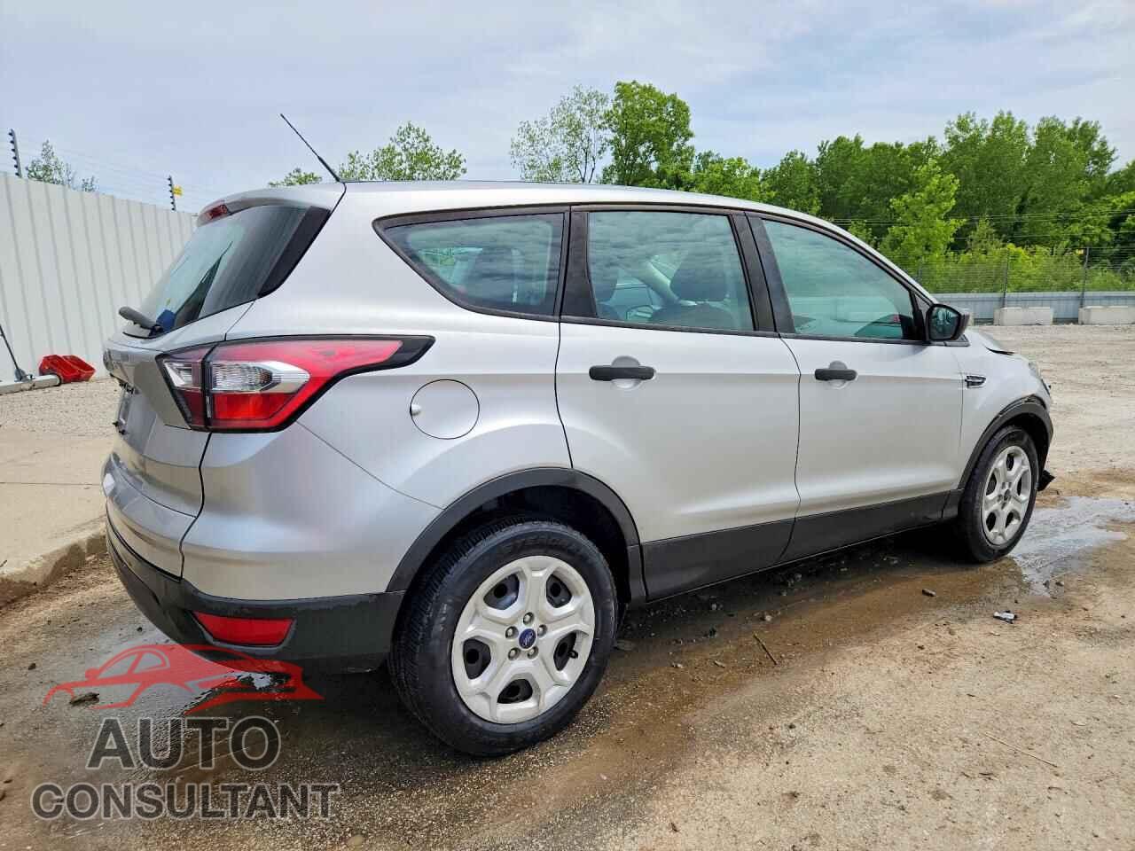 FORD ESCAPE 2017 - 1FMCU0F70HUB98942