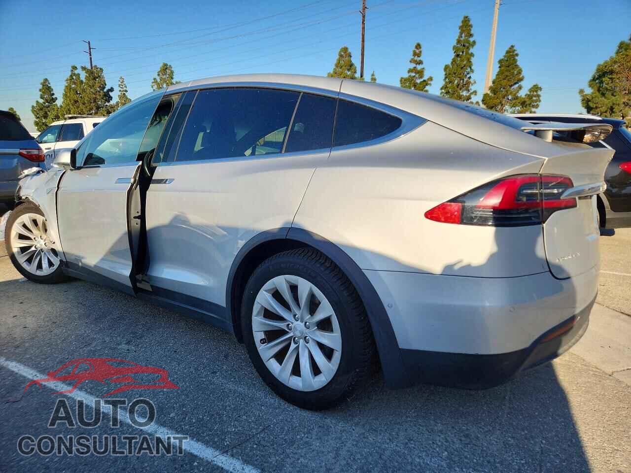 TESLA MODEL X 2016 - 5YJXCAE24GF019426