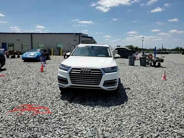 AUDI Q7 2019 - WA1LHAF72KD044314