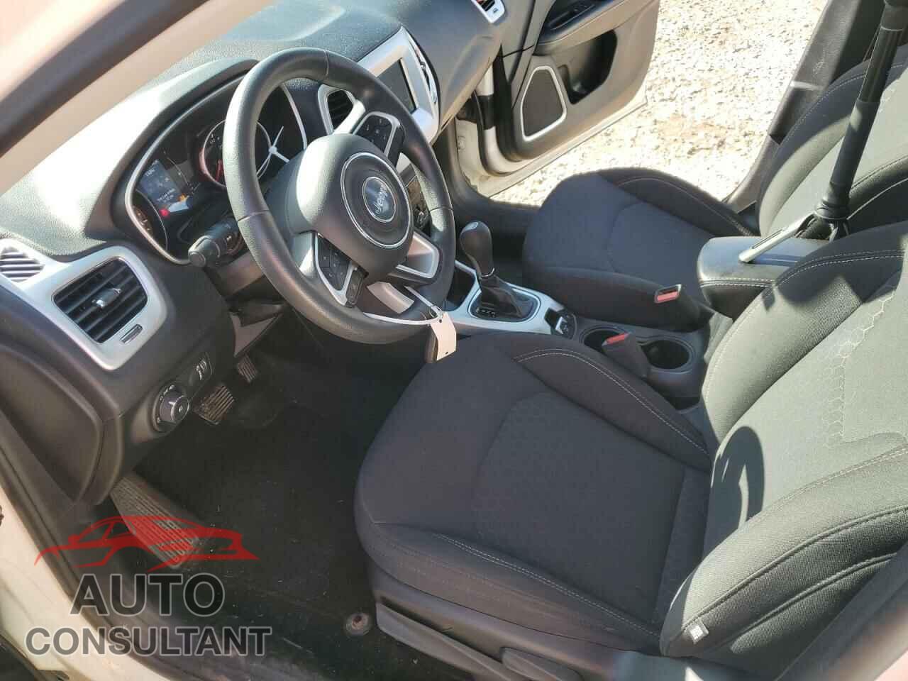 JEEP COMPASS 2019 - 3C4NJDAB1KT733948