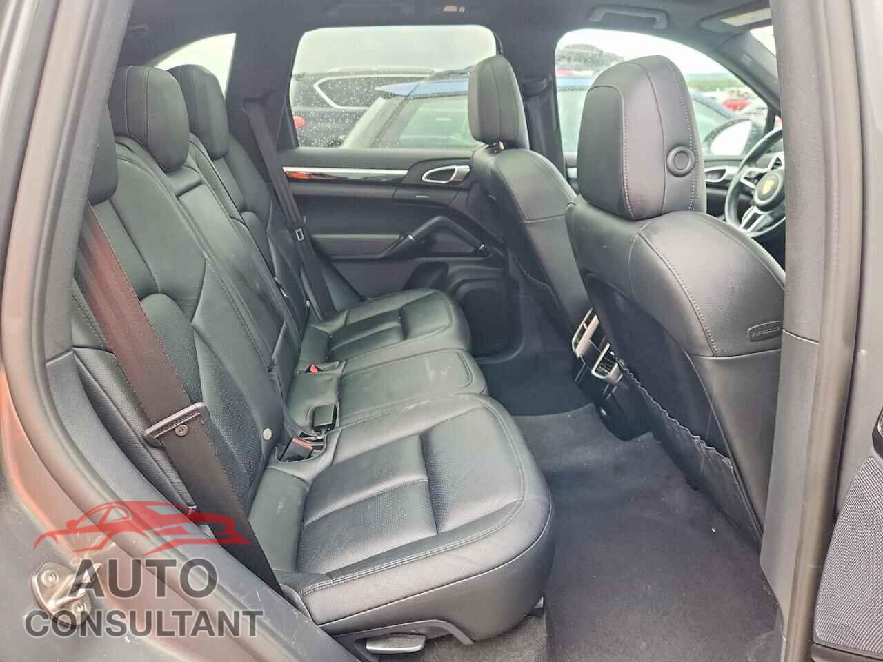 PORSCHE CAYENNE 2016 - WP1AA2A27GKA14181