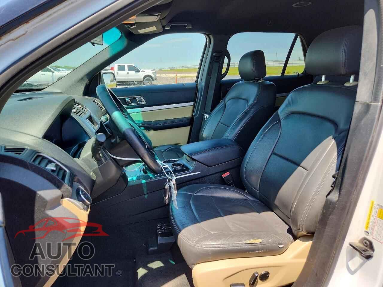 FORD EXPLORER 2017 - 1FM5K7D82HGA10603