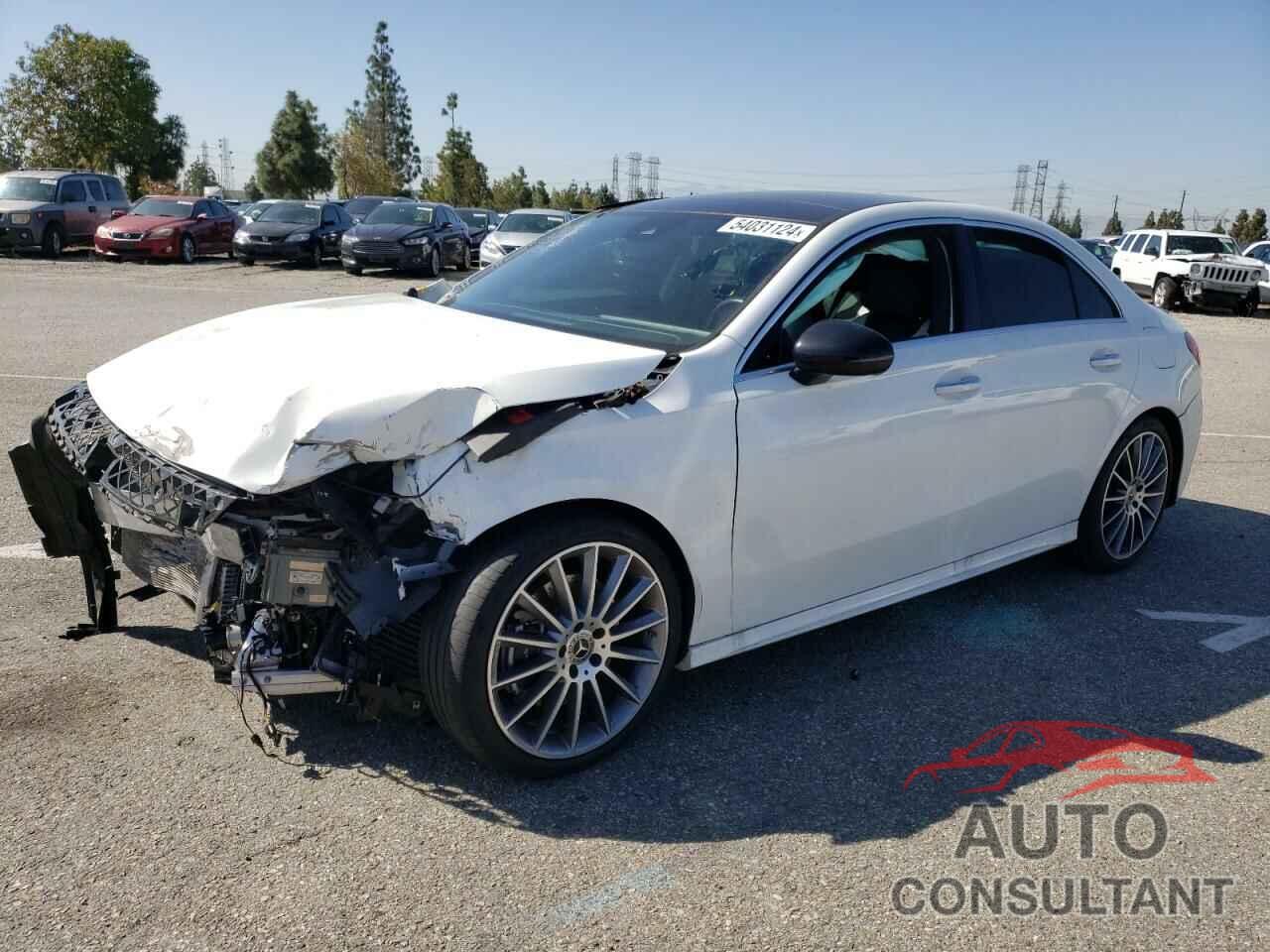 MERCEDES-BENZ A-CLASS 2019 - WDD3G4EB6KW011164