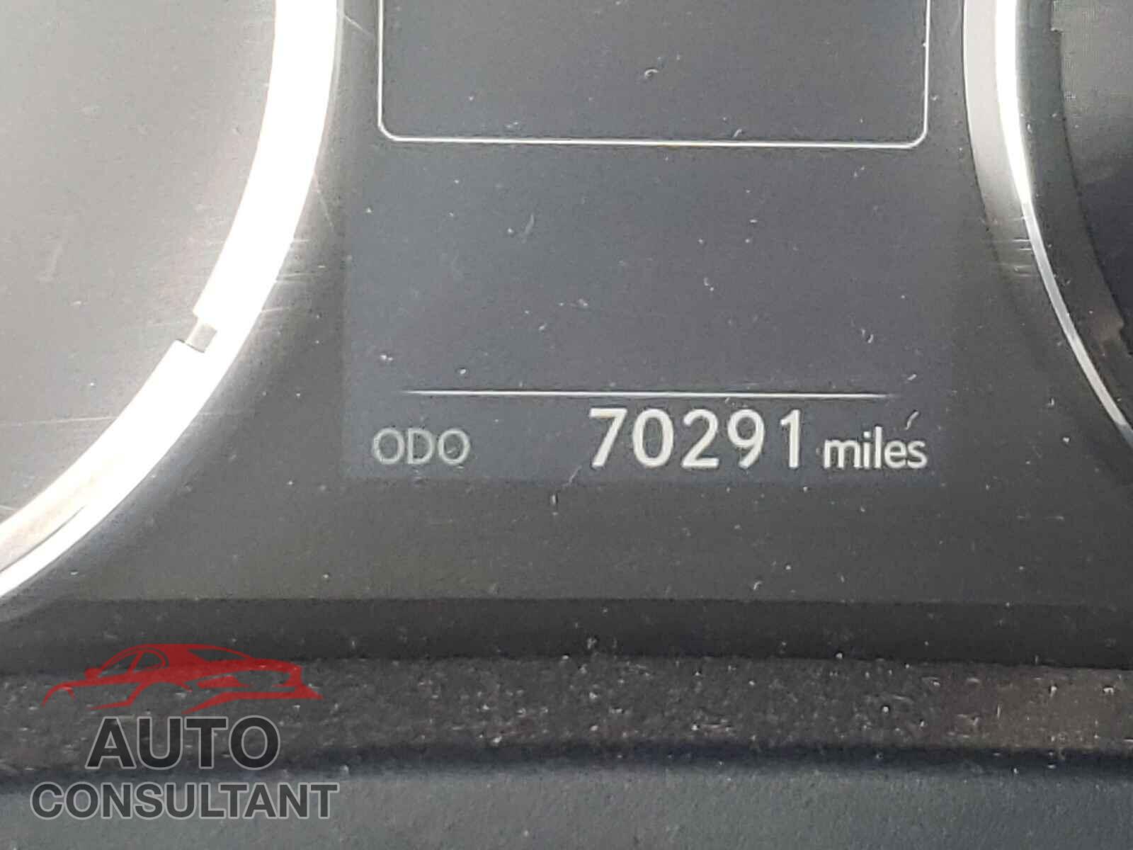 LEXUS IS 2017 - JTHCM1D28H5015863