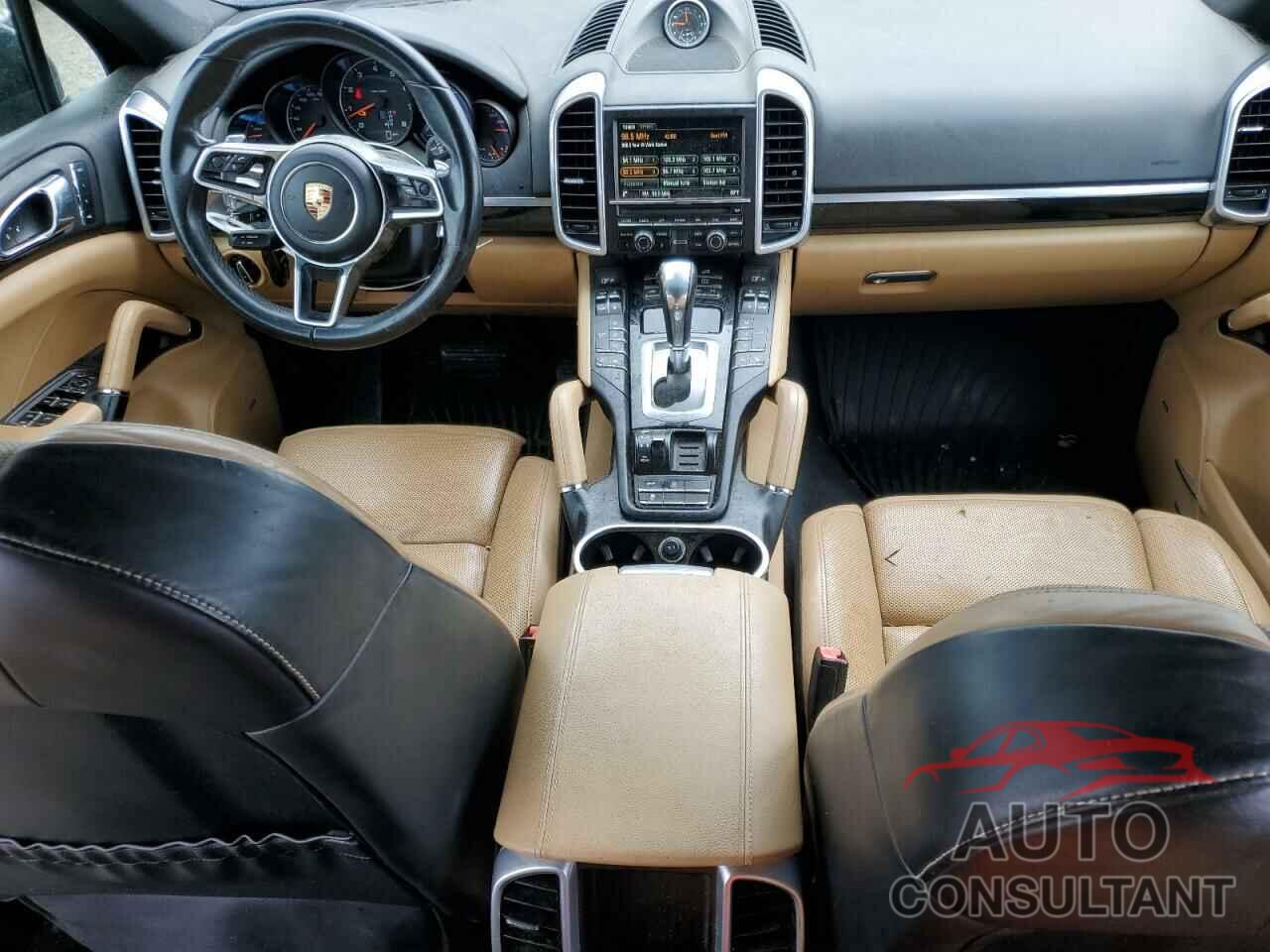 PORSCHE CAYENNE 2016 - WP1AA2A28GKA13122