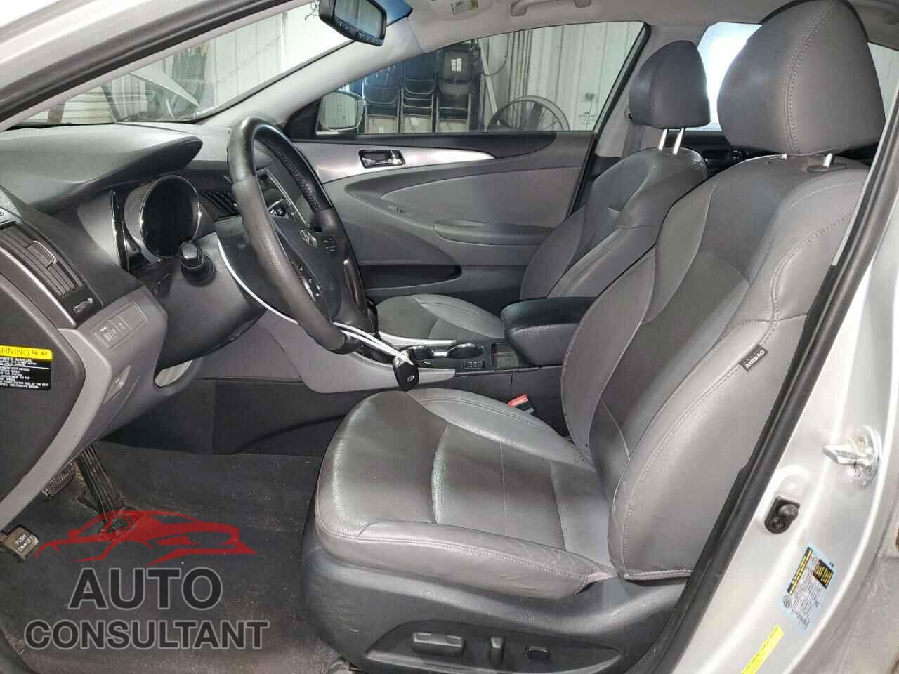 HYUNDAI SONATA 2012 - KMHEC4A41CA031743