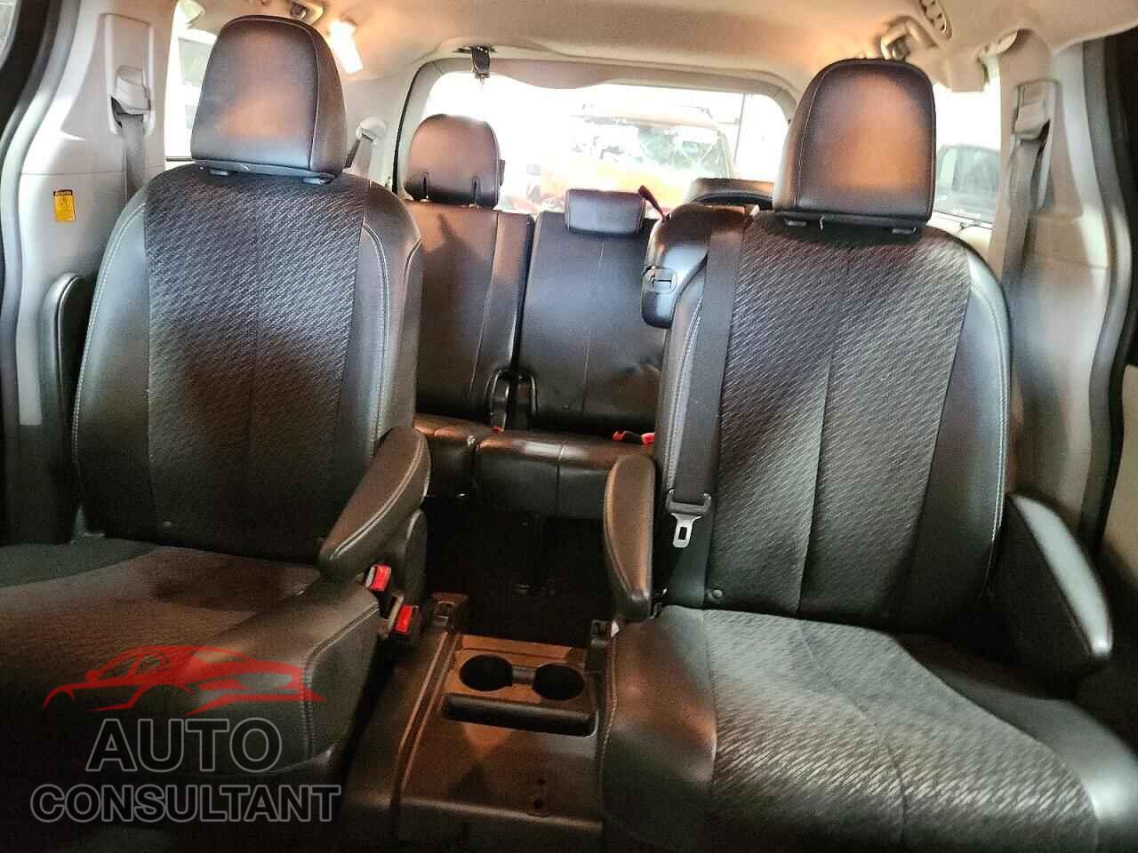 TOYOTA SIENNA 2025 - 5TDXK3DC0BS064151