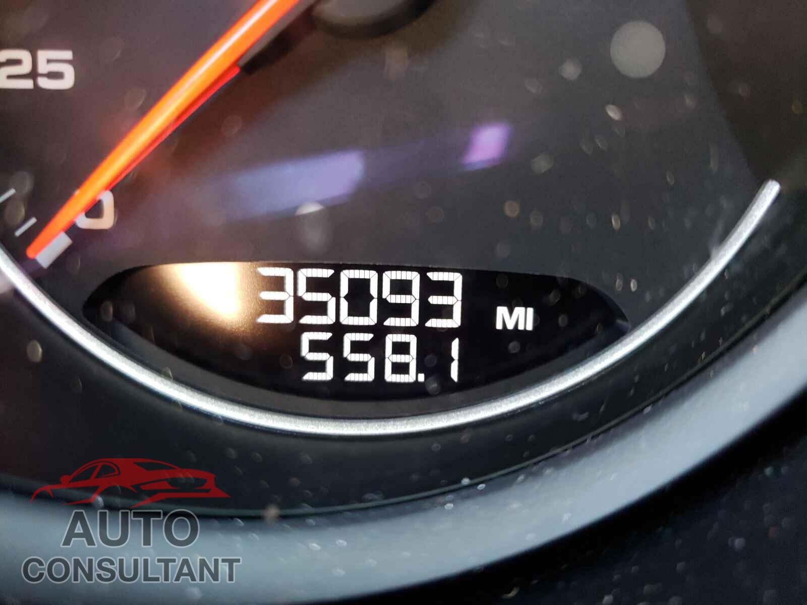 PORSCHE CAYENNE 2016 - WP1AA2A29GKA14117