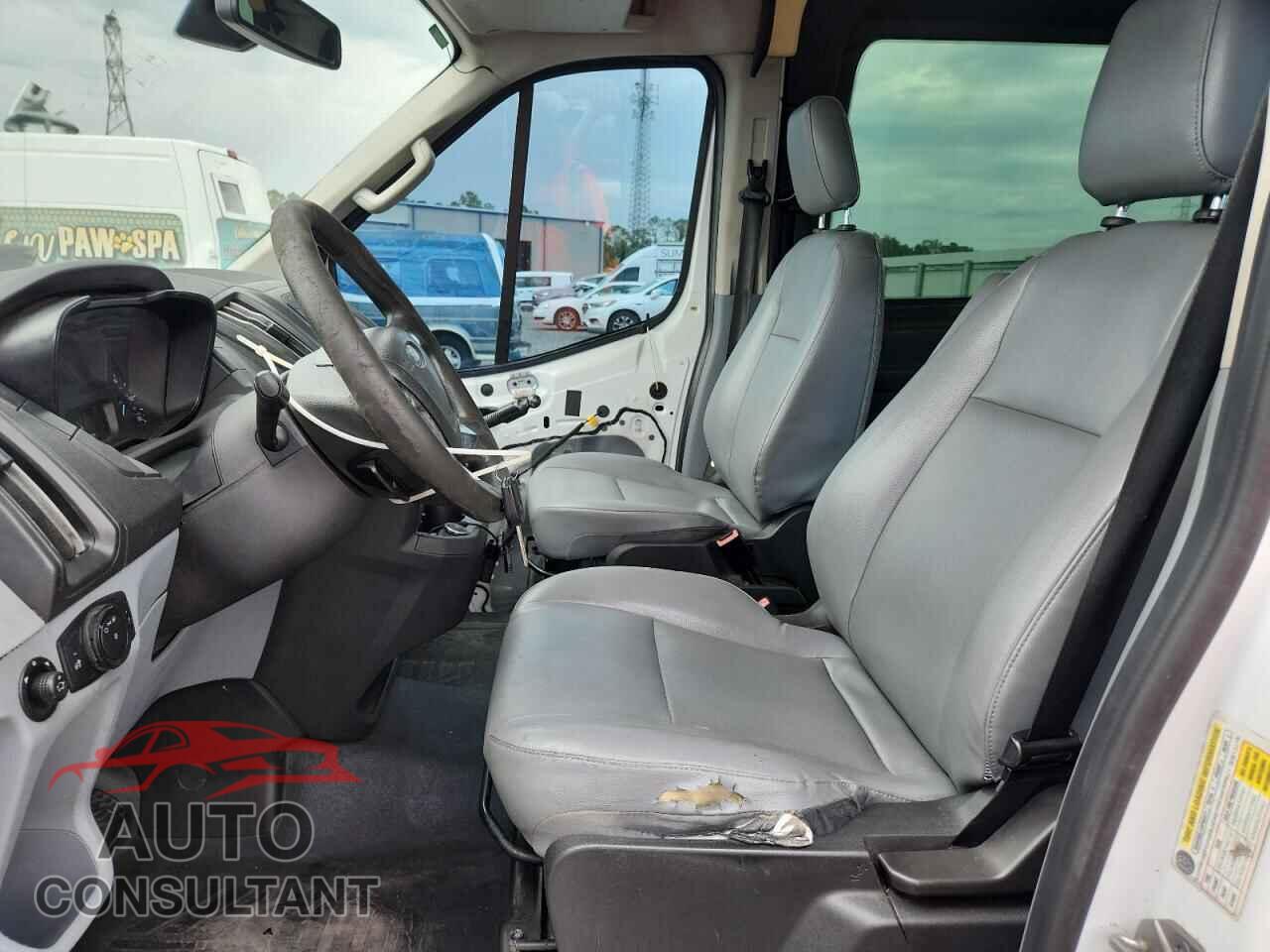 FORD TRANSIT 2017 - 1FTYR2CM9HKA02087