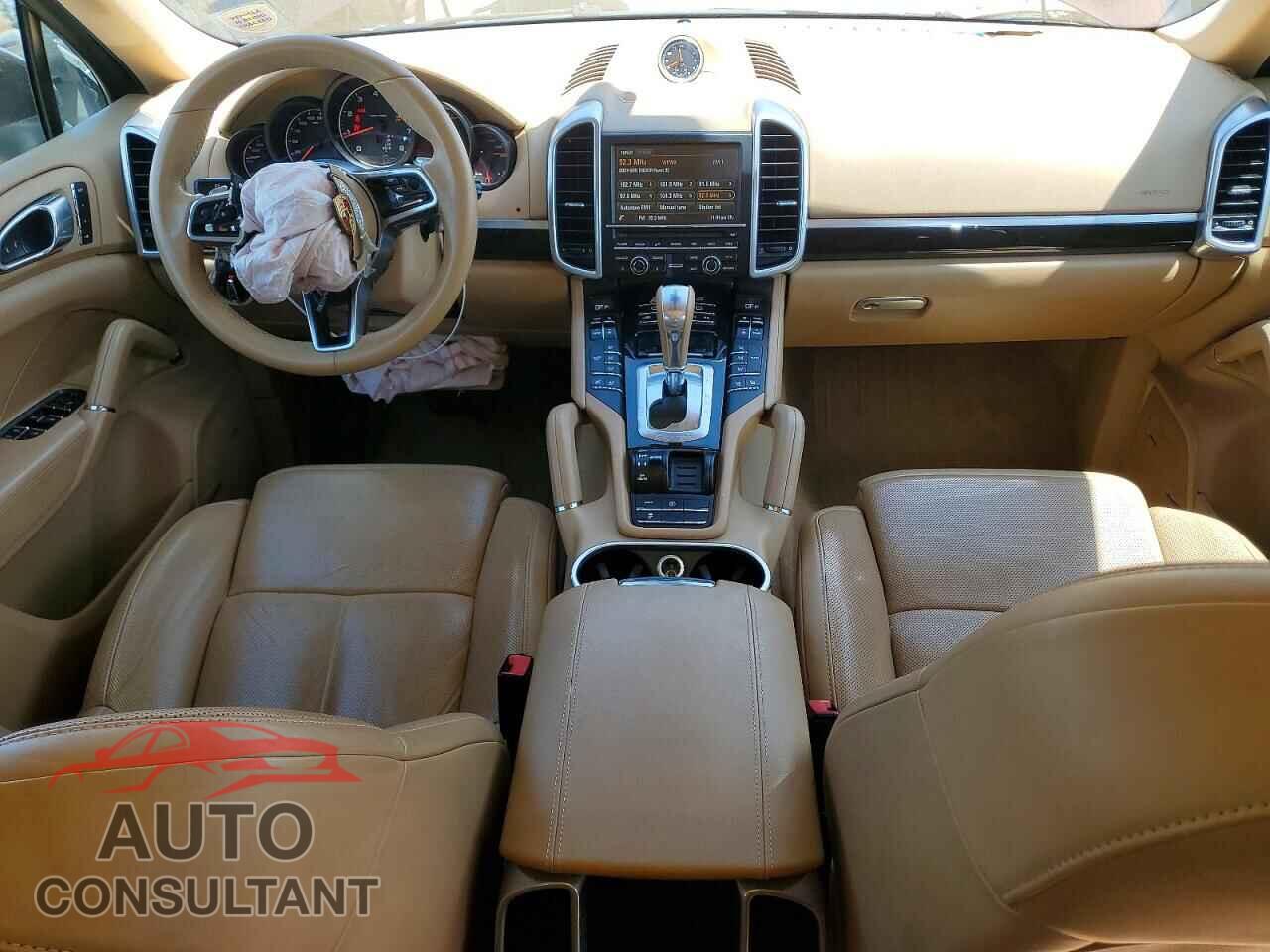 PORSCHE CAYENNE 2016 - WP1AA2A28GLA01711