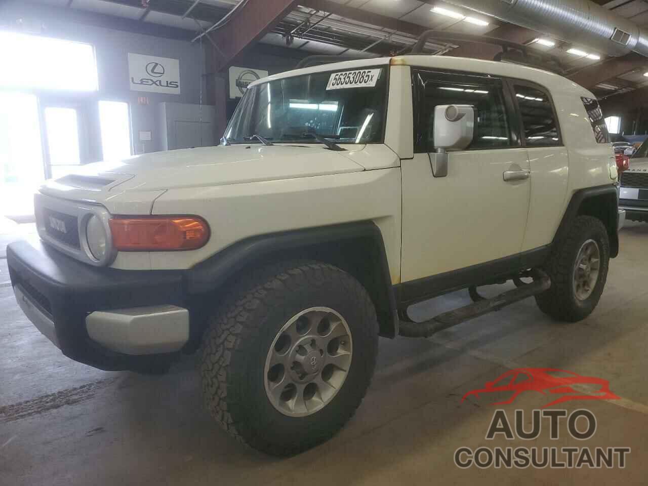 TOYOTA FJ CRUISER 2011 - JTEBU4BF8BK105569