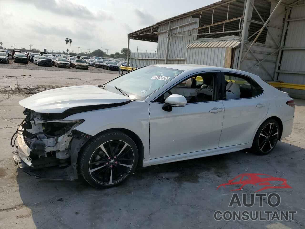 TOYOTA CAMRY 2018 - 4T1B61HK4JU029199