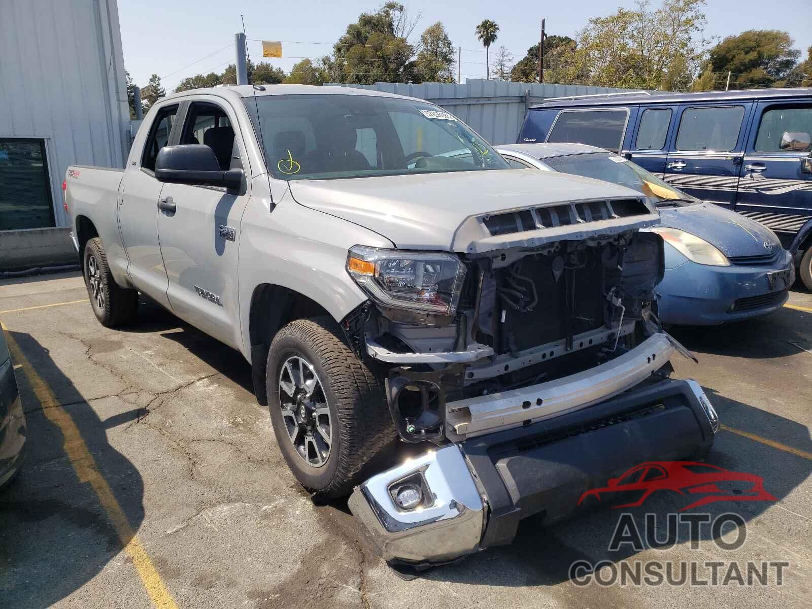 TOYOTA TUNDRA 2018 - 5TFUY5F19JX714340